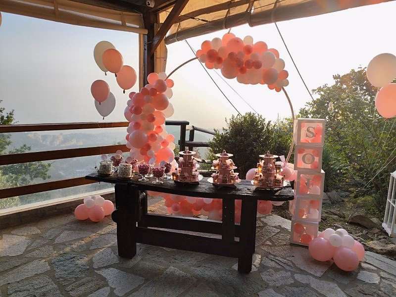 Come si organizzano i tavoli per un battesimo?