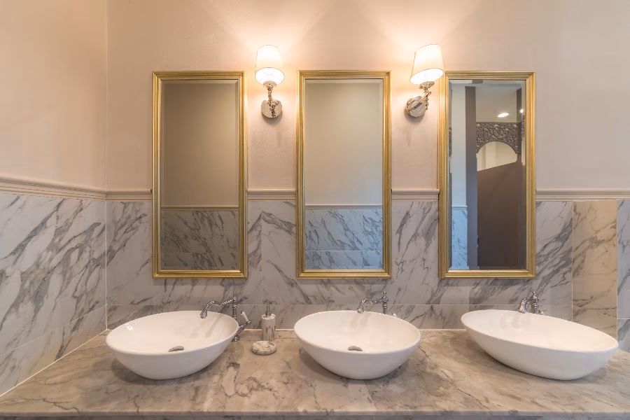 Quando è obbligatorio il bagno per i clienti?