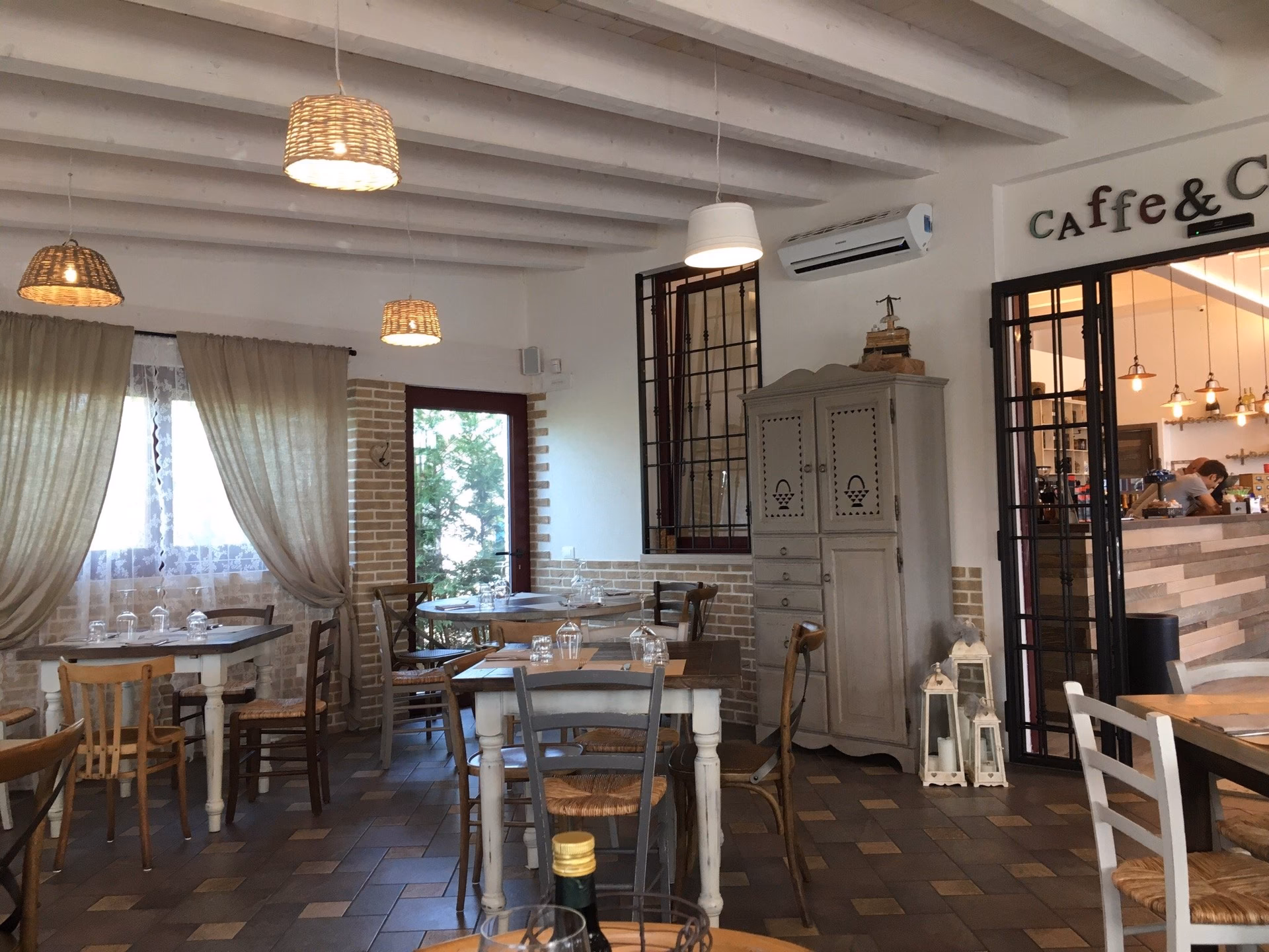 Come si chiamano gli abitanti di Castel San Pietro Terme?