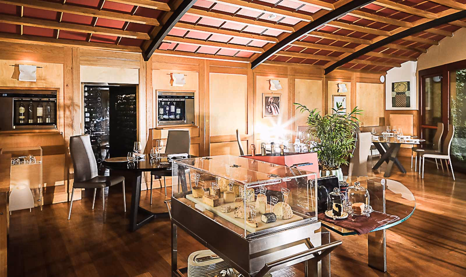 Come si chiama il tavolino di servizio al ristorante?