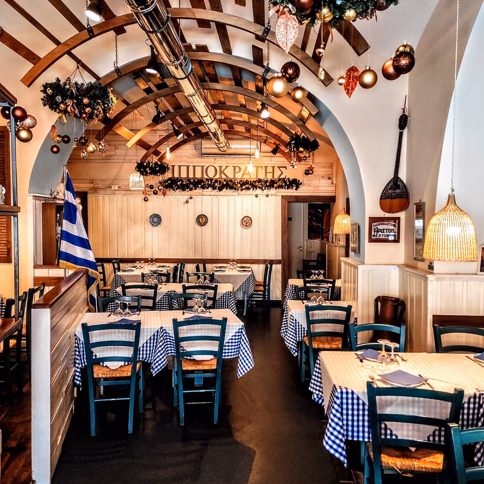 Come si chiede il conto al ristorante in greco?