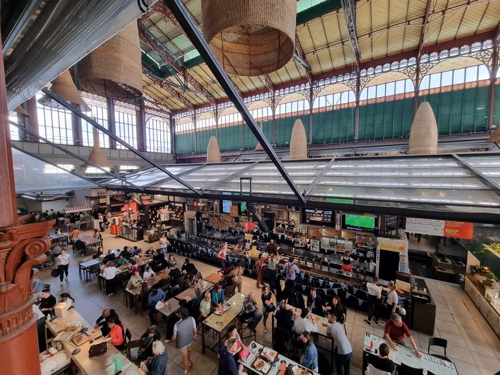 Il mercato di Firenze è aperto la domenica?