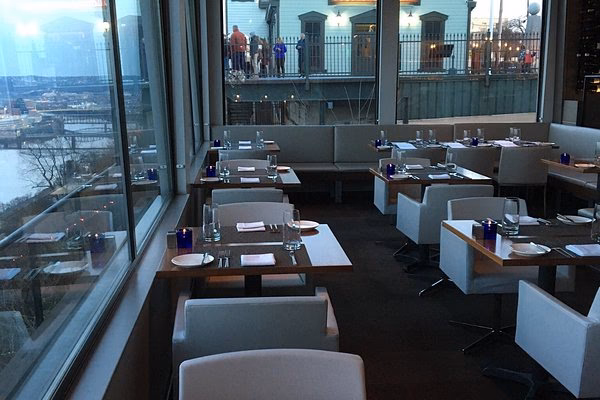 Come si chiama il ristorante che ha vinto 4 Ristoranti?