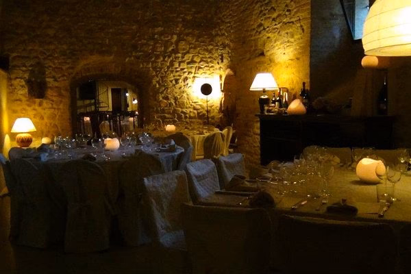 Dove si trova il paese di Montone?