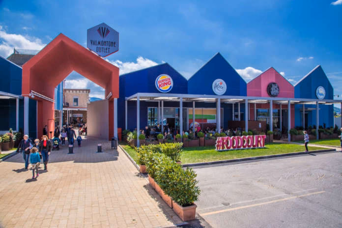 Quali negozi si trovano nell'outlet di Valmontone?