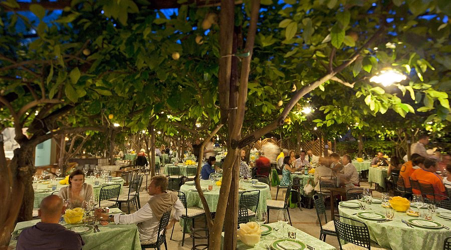 Come si chiama il ristorante di limoni a Capri?