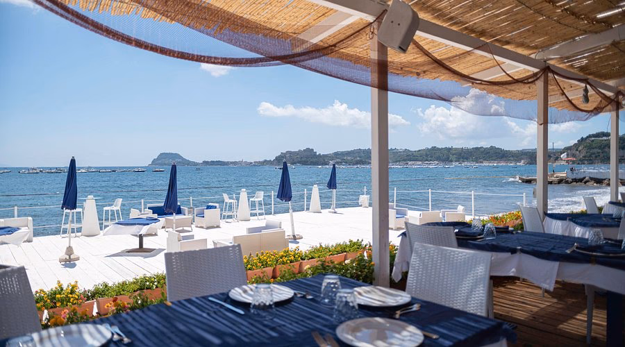 Dove uscire la sera a Pozzuoli?