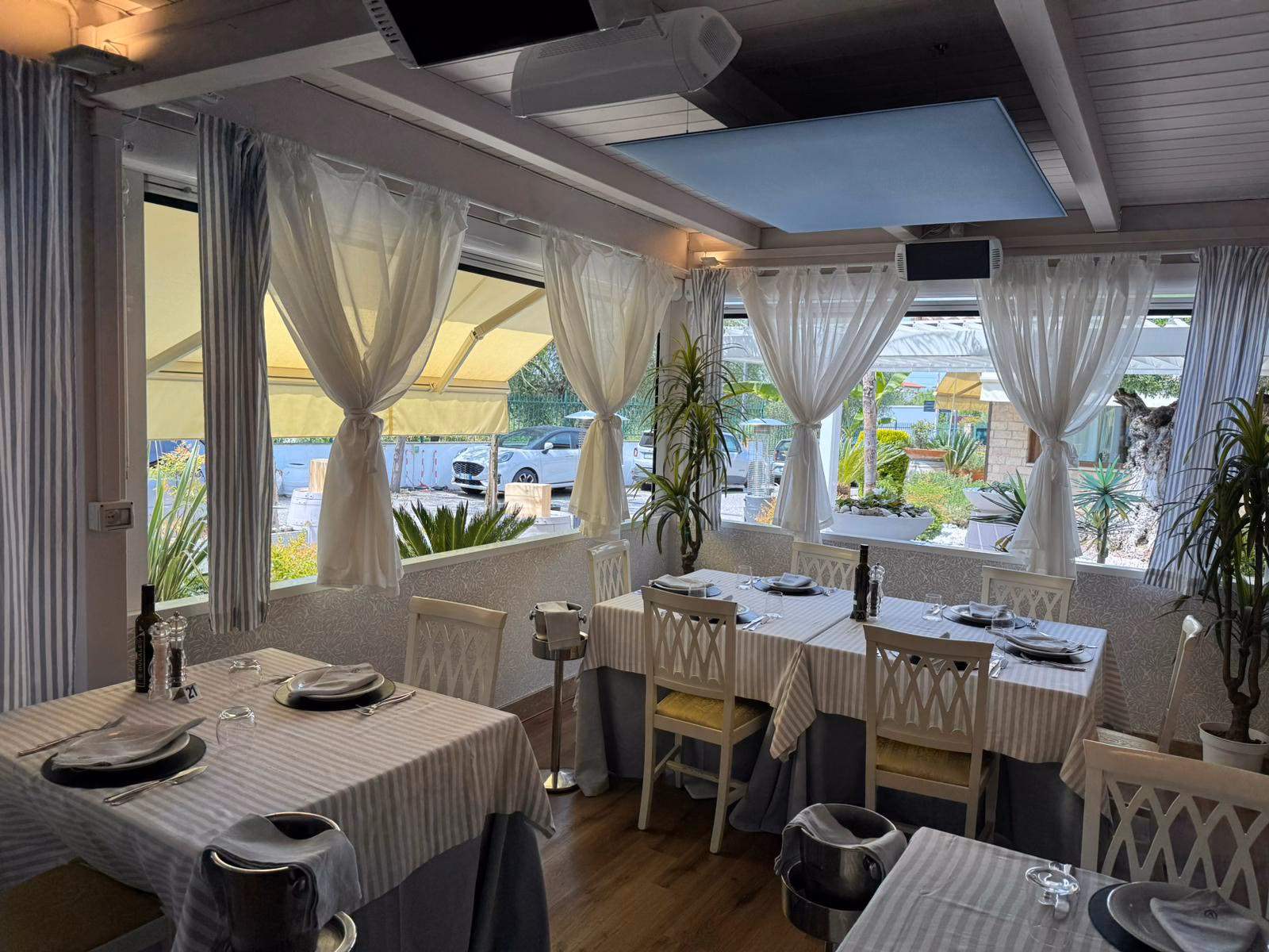 Dove lavora Omar Leccesi?