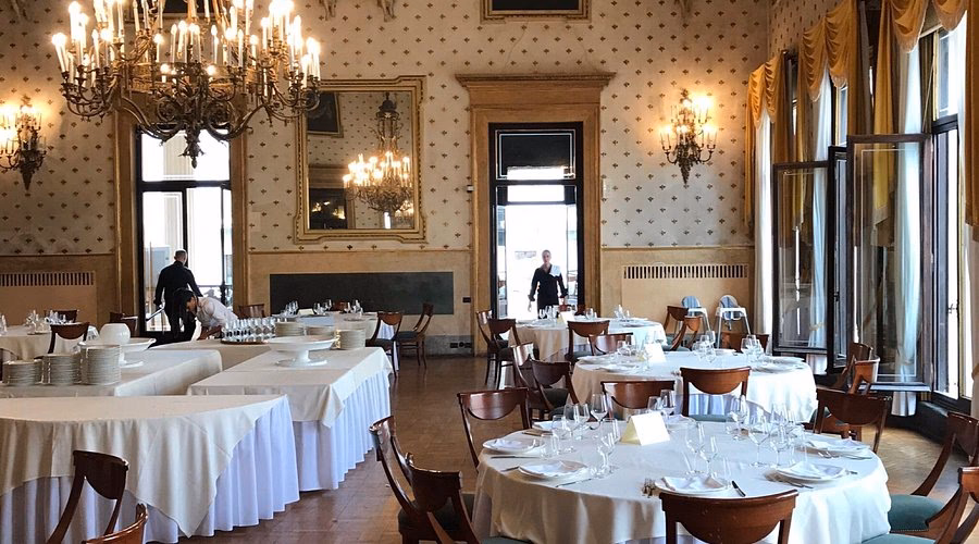 Quanto costa uno spritz al Pedrocchi?