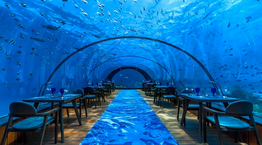 Dove si trova l'atollo con il ristorante sott'acqua alle Maldive?