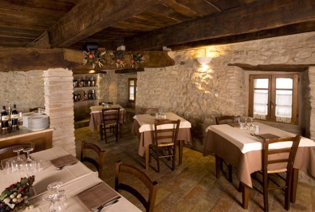 Quali sono gli orari di apertura del Ristorante Ambra Talamello?