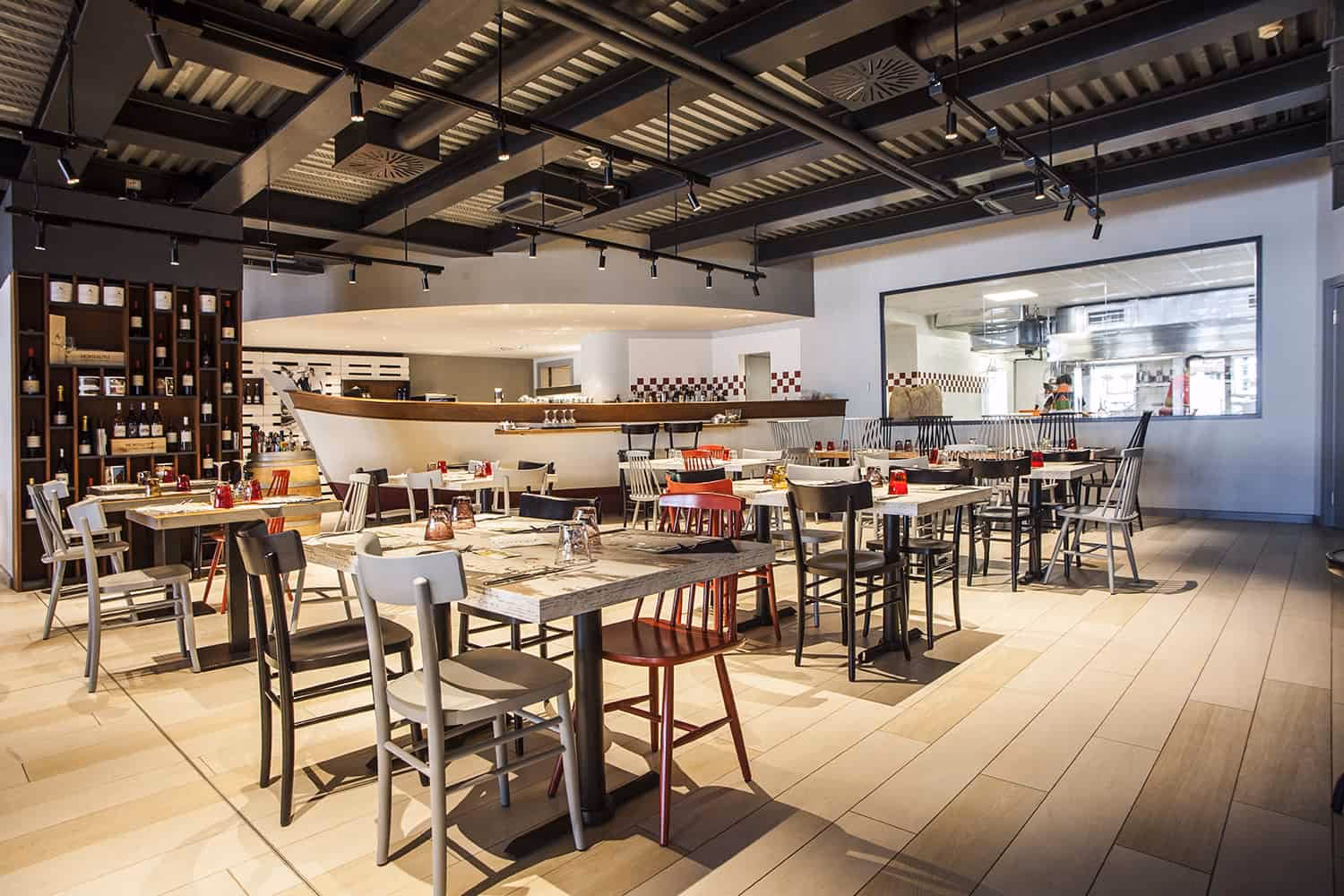 Chi è il proprietario del Ristorante Pesce Vivo a Firenze?