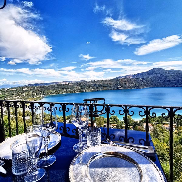 Per cosa è famoso Castel Gandolfo?