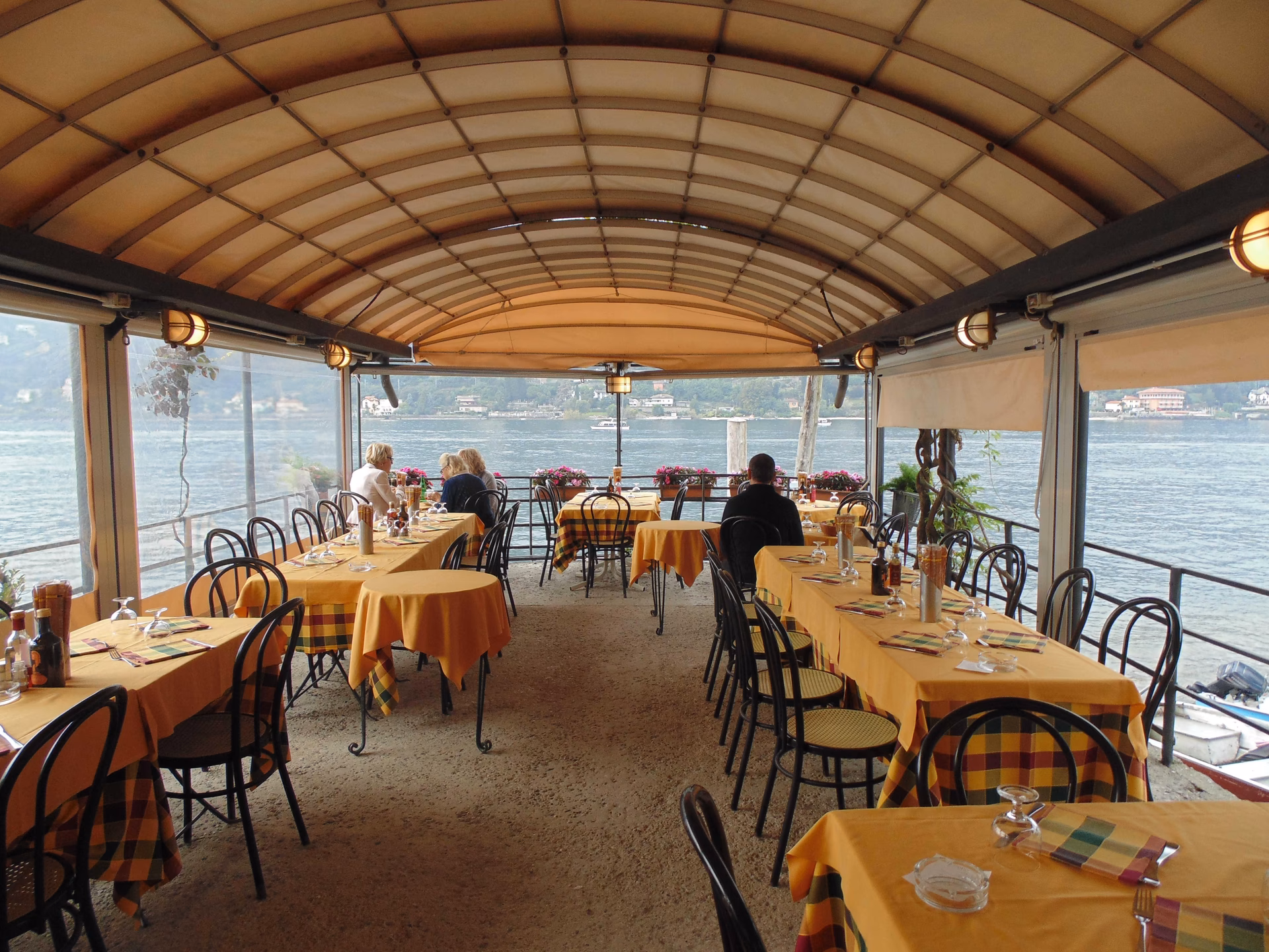 Dove mangiare spendendo poco al lago Maggiore?