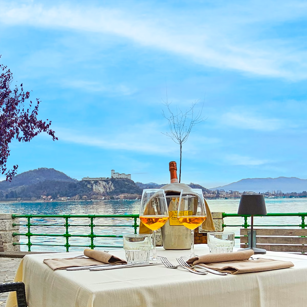 Che lago c'è ad Arona?