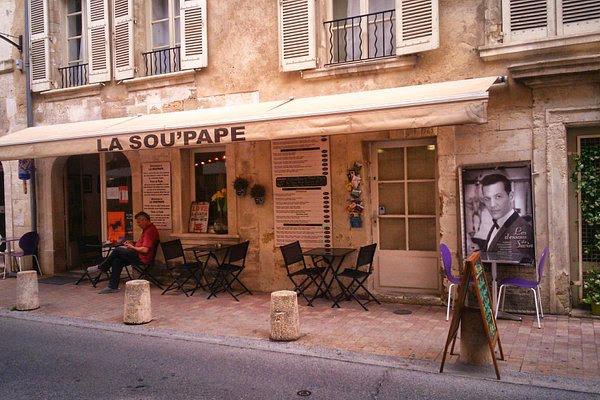 Per cosa è famosa Avignone?