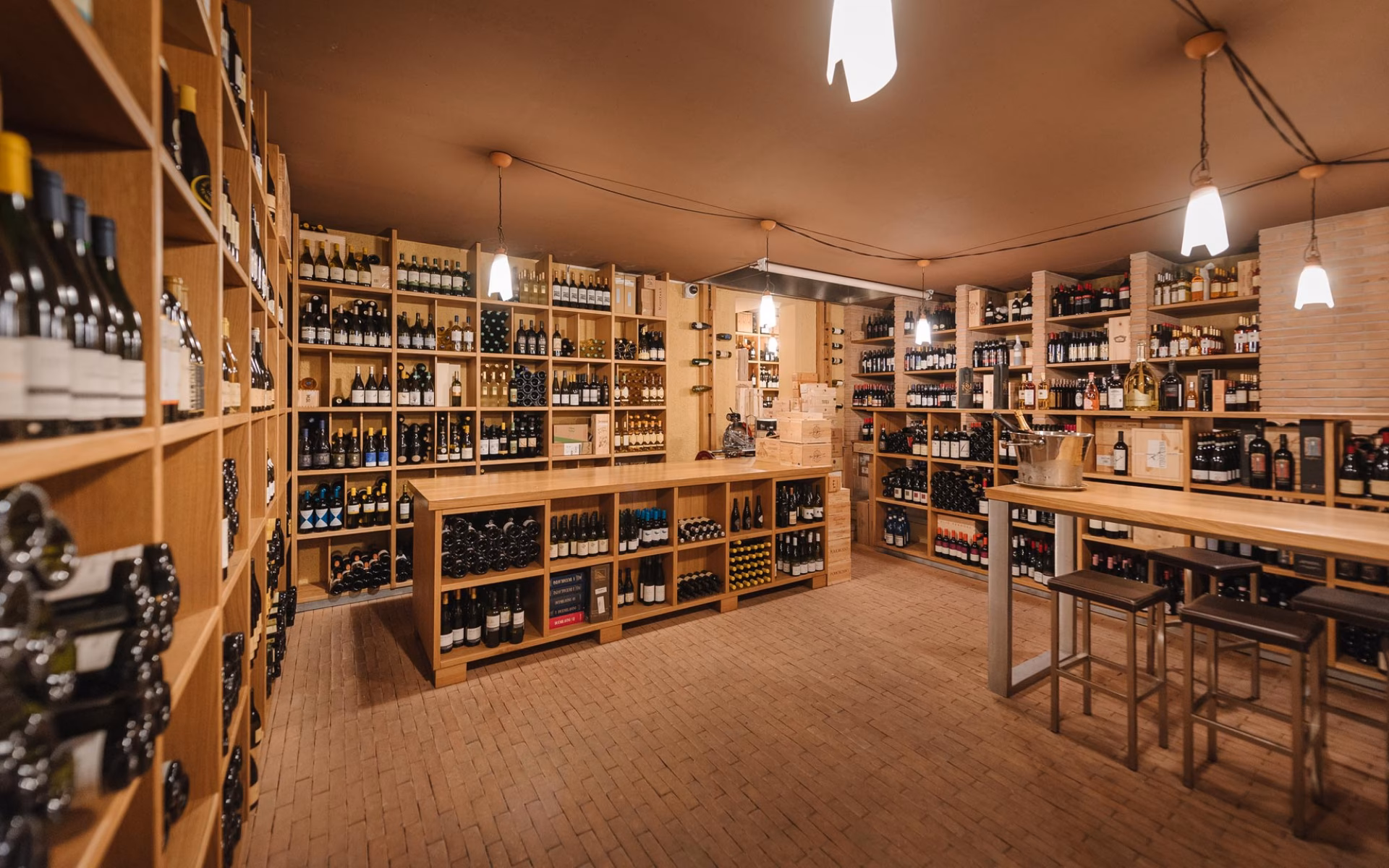 Quali sono le migliori cantine in Italia per fare una degustazione?