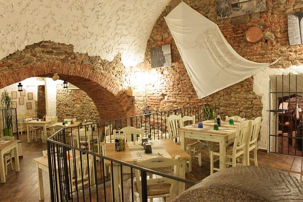 Come si chiama il ristorante della nonna di Lucio Corsi a Castiglione della Pescaia?