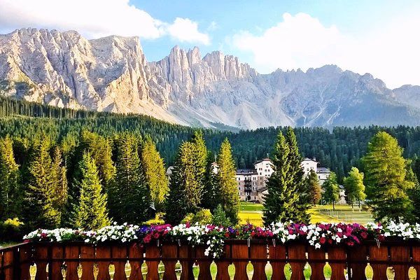 Perché il Lago di Carezza non è balneabile?