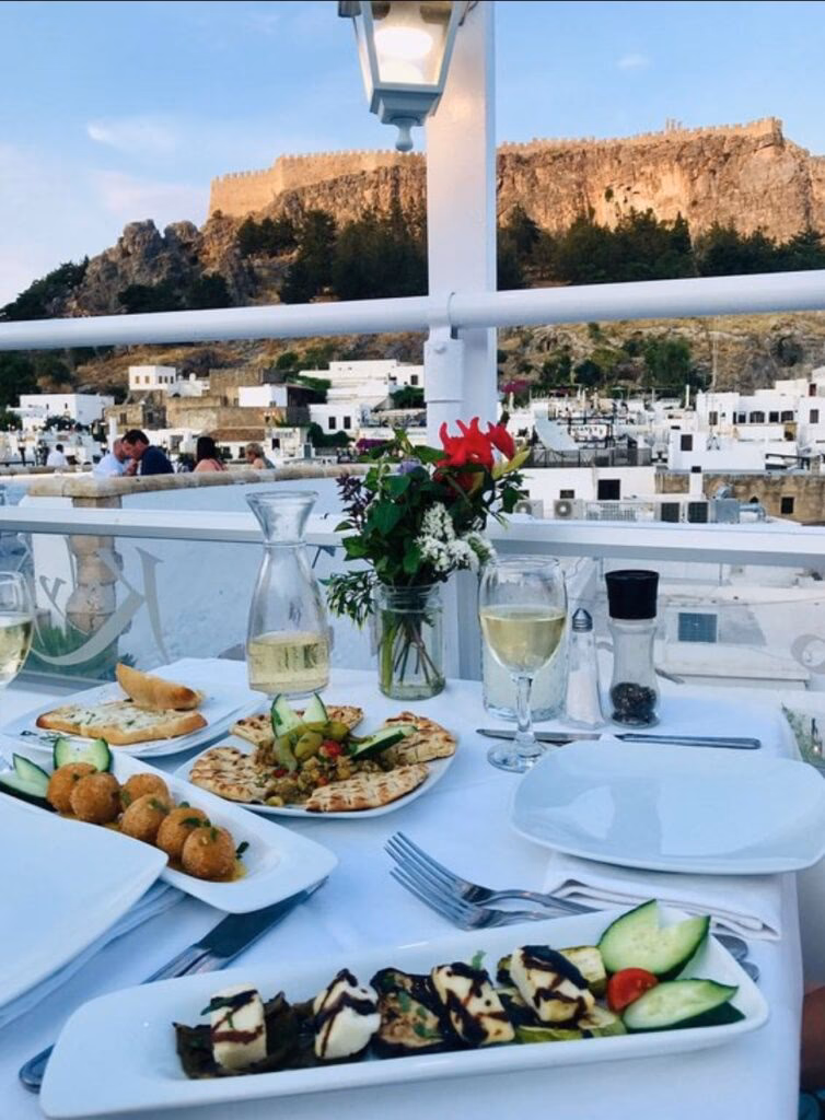 Dove andare la sera a Lindos?