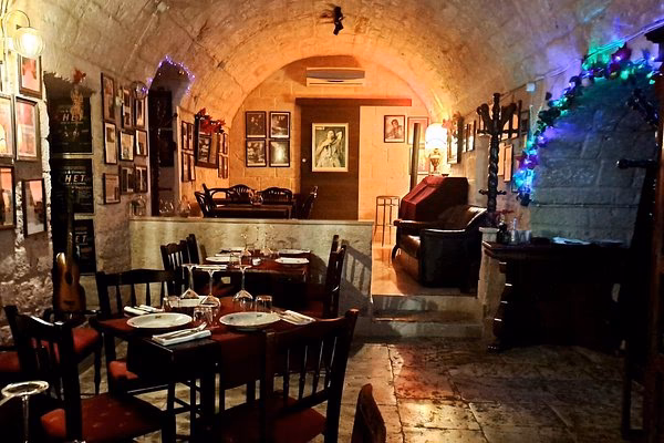 Chi ha progettato il lungomare di Mola di Bari?