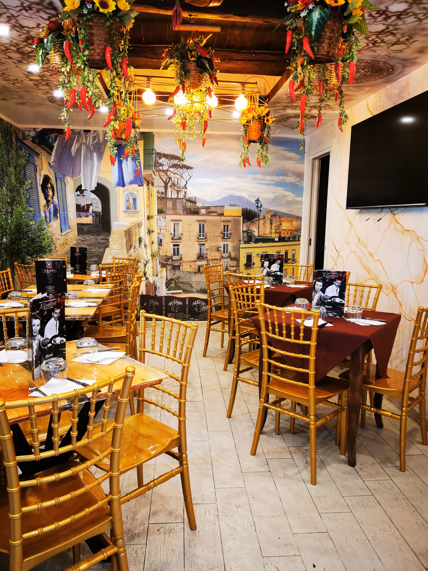 Perché è famosa Via Toledo a Napoli?