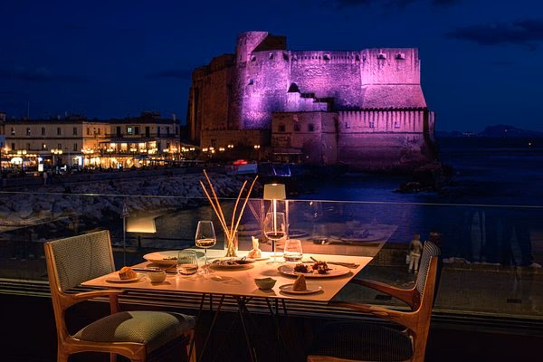 Quali sono i ristoranti imperdibili a Napoli?