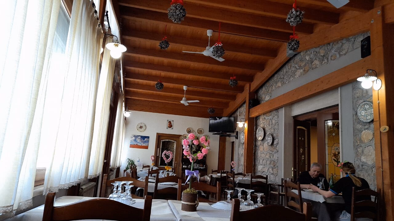 Quanti abitanti ha Rocca di Cave?