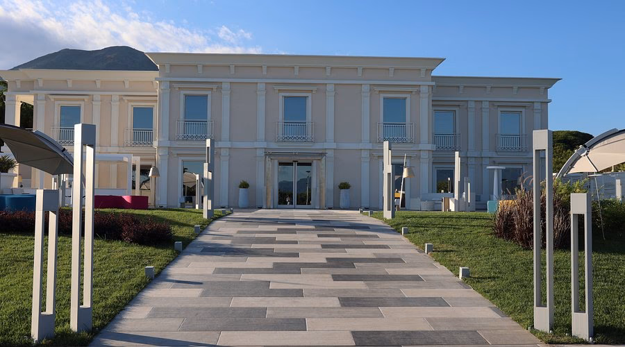 Dove si trova Palazzo Cifelli?