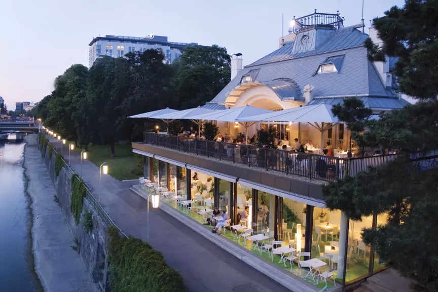 Che ora si cena a Vienna?