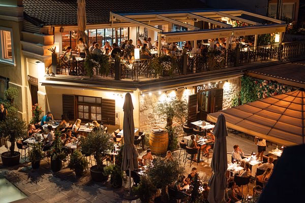 Dove fare serata a Zara?