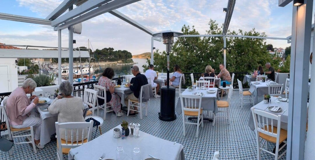 Quanto costa cenare a Skiathos?